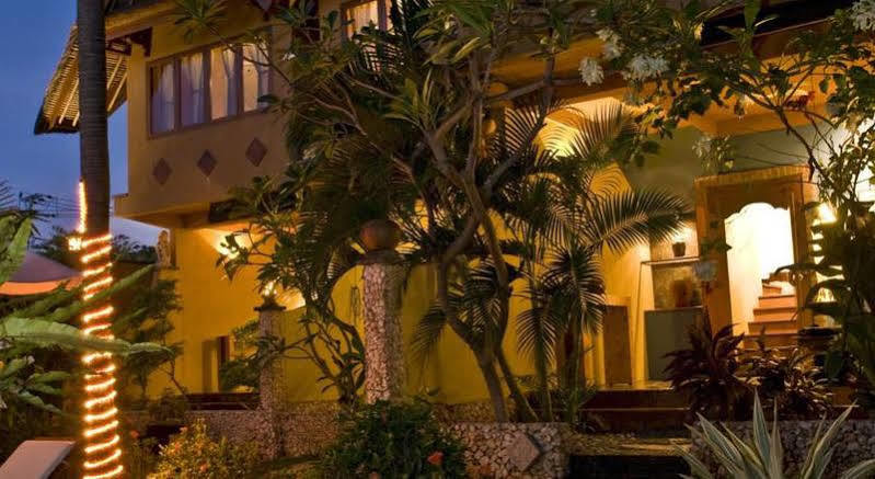 Hotel Puri Madawi Seminyak  Bagian luar foto